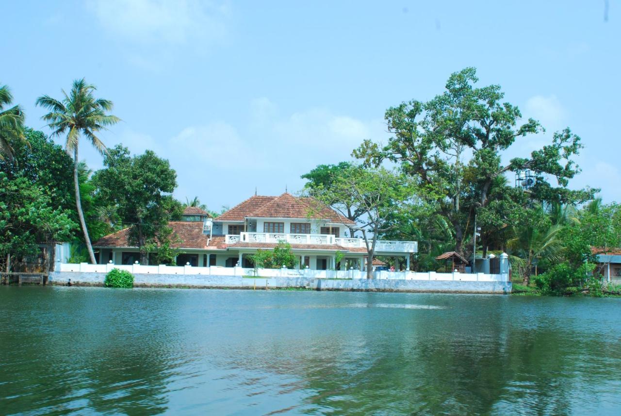 Triveny River Palace Hotel Alappuzha Exterior photo