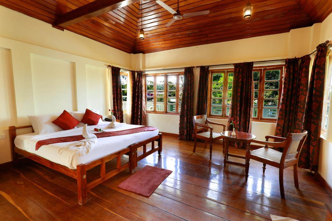 Triveny River Palace Hotel Alappuzha Exterior photo
