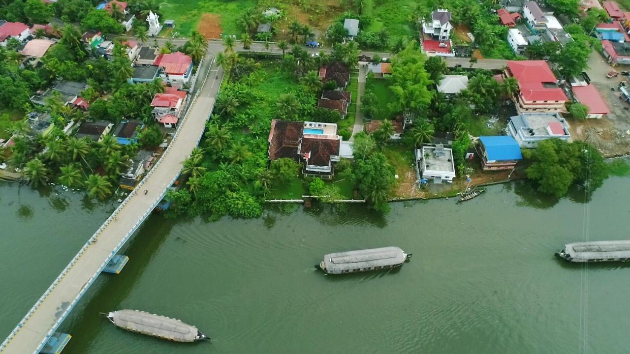 Triveny River Palace Hotel Alappuzha Exterior photo