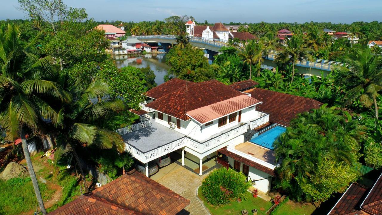 Triveny River Palace Hotel Alappuzha Exterior photo